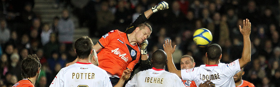 Sports Photography - MK Dons -v- QPR, F.A. Cup 4th Round, 2011